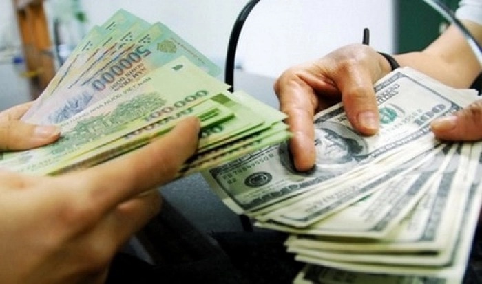 It is recommended to exchange currency at large banks to ensure the exchange rate.