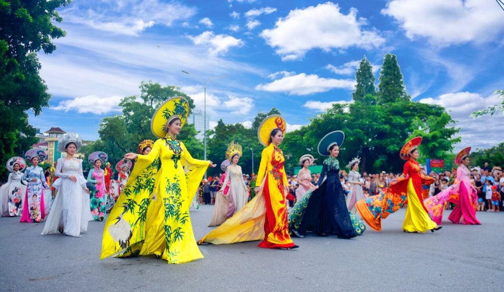 Vietnamese clothing