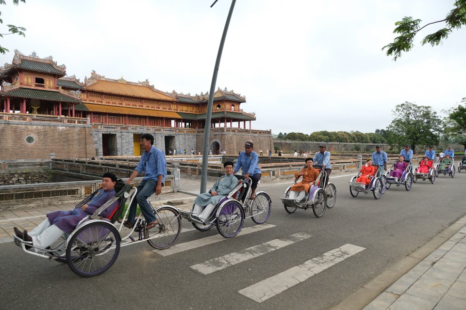 Visit Hue Imperial Palace on A Cyclo