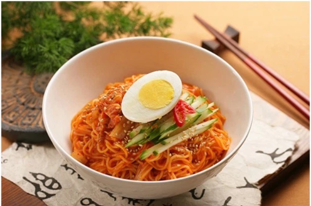 Eggs Are The Most Popular Topping In Dry Noodles - Souce: Internet