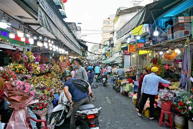 Ho Thi Ky Food and Flower Market