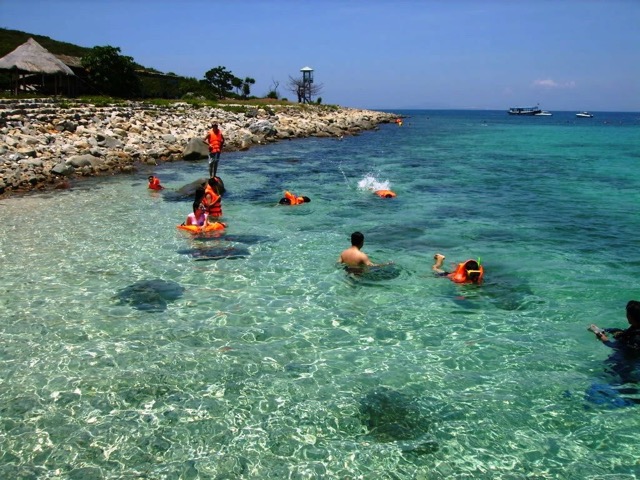 Hon Mun - One of Popular Snorkeling Vietnam Spots
