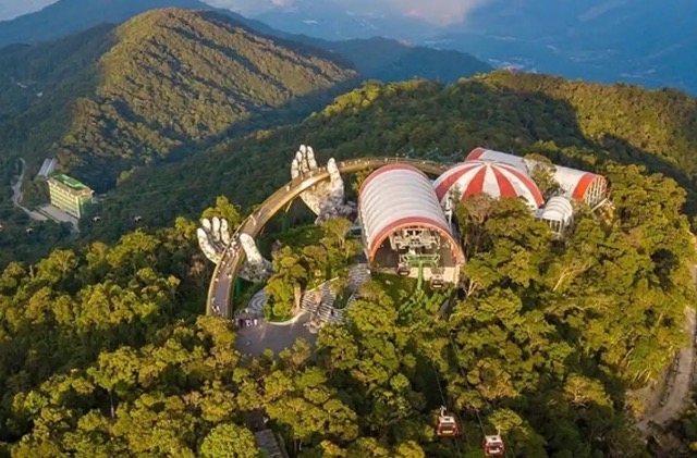 Golden Bridge in Ba Na Hill 