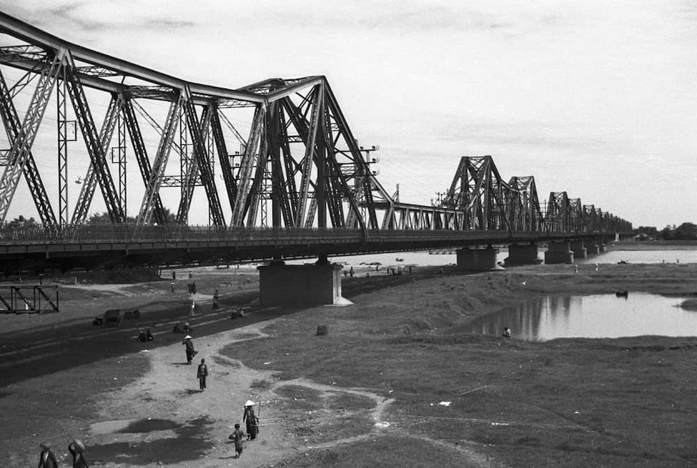 Long Bien Bridge in the Past