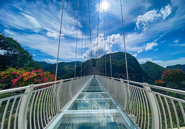 The Longest Walking Glass Bridge - Bach Long Bridge