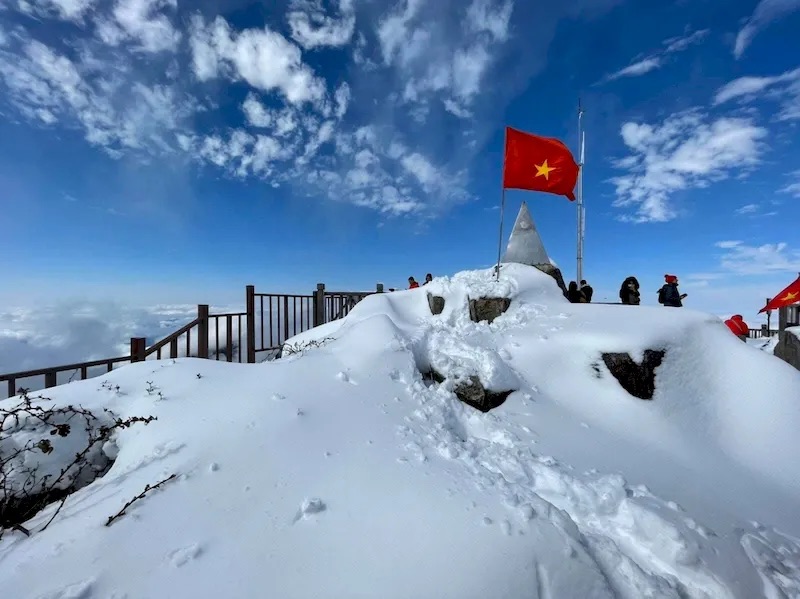 Snow on Fansipan