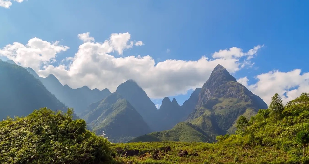 Tonkinese Alps (Hoang Lien Son Mountains) 