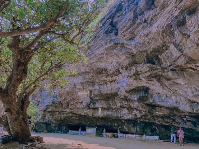 Hang Pagoda, Ly Son 