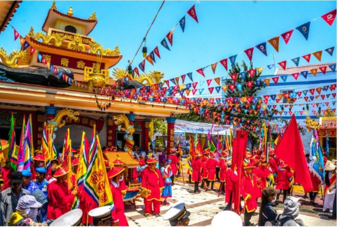 Scenery of the Nghinh Ong Festival in the Mekong Delta