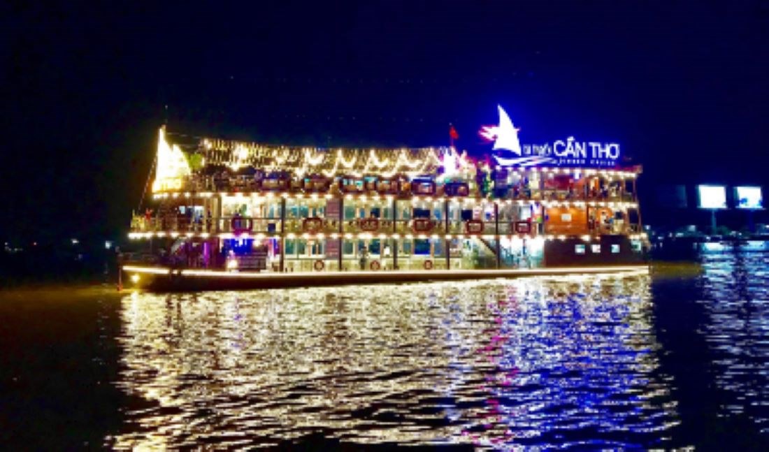 Create unforgettable memories with a romantic dinner on the Can Tho cruise